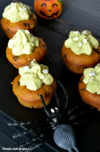 Cupcakes au potiron et pépites de chocolat, topping à l’avocat