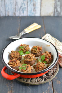 Champignons farcis {quinoa, tomates séchées & olives noires}