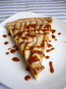 Tarte aux pommes et sa sauce caramel