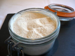 Sucre vanillé, poudre de vanille et extrait de vanille maison