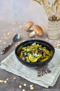 Porridge salé aux champignons et légumes de saison