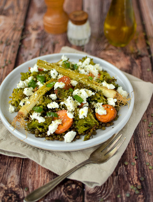 Lentilles du Puy, légumes rôtis et fromage de brebis