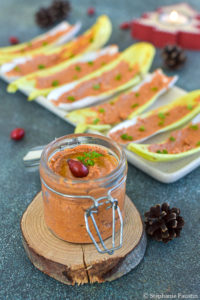 Pesto de cynorrhodons sur feuilles d’endives