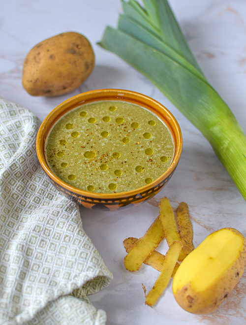 Velouté aux épluchures de pomme de terre et vert de poireau {zéro déchet}