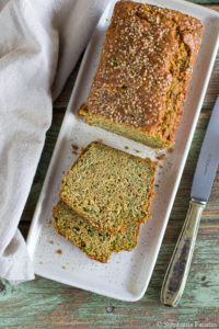 Le cake aux épluchures vu du dessus.